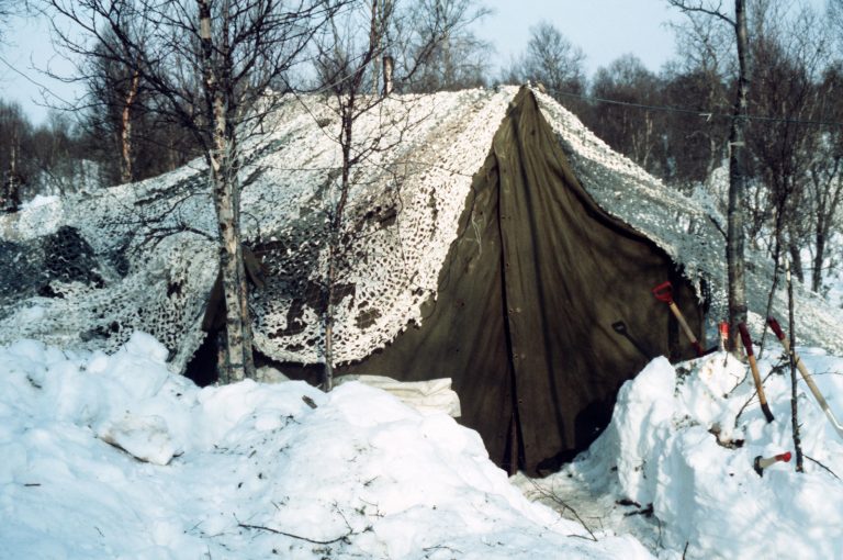 how to stay warm in a tent