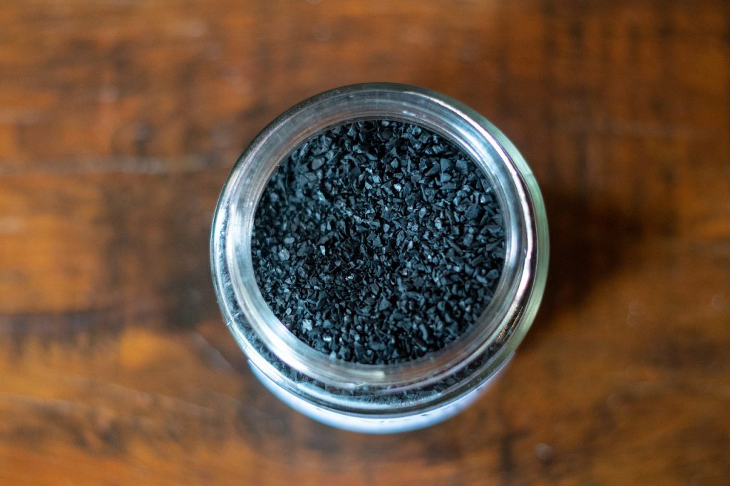 how to make a charcoal poultice with activated charcoal